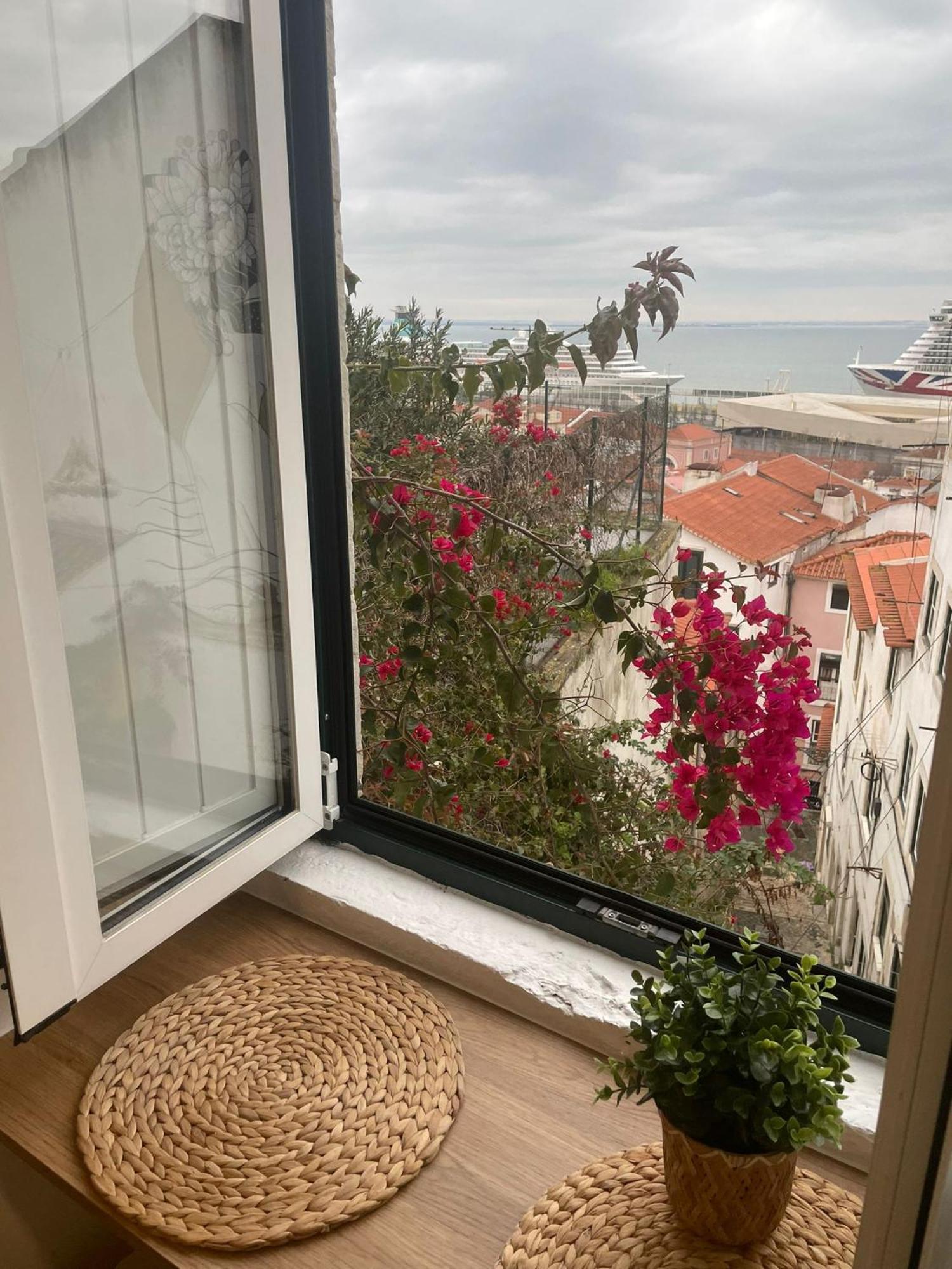 Alfama Authentic Lisbon Apartment Bagian luar foto