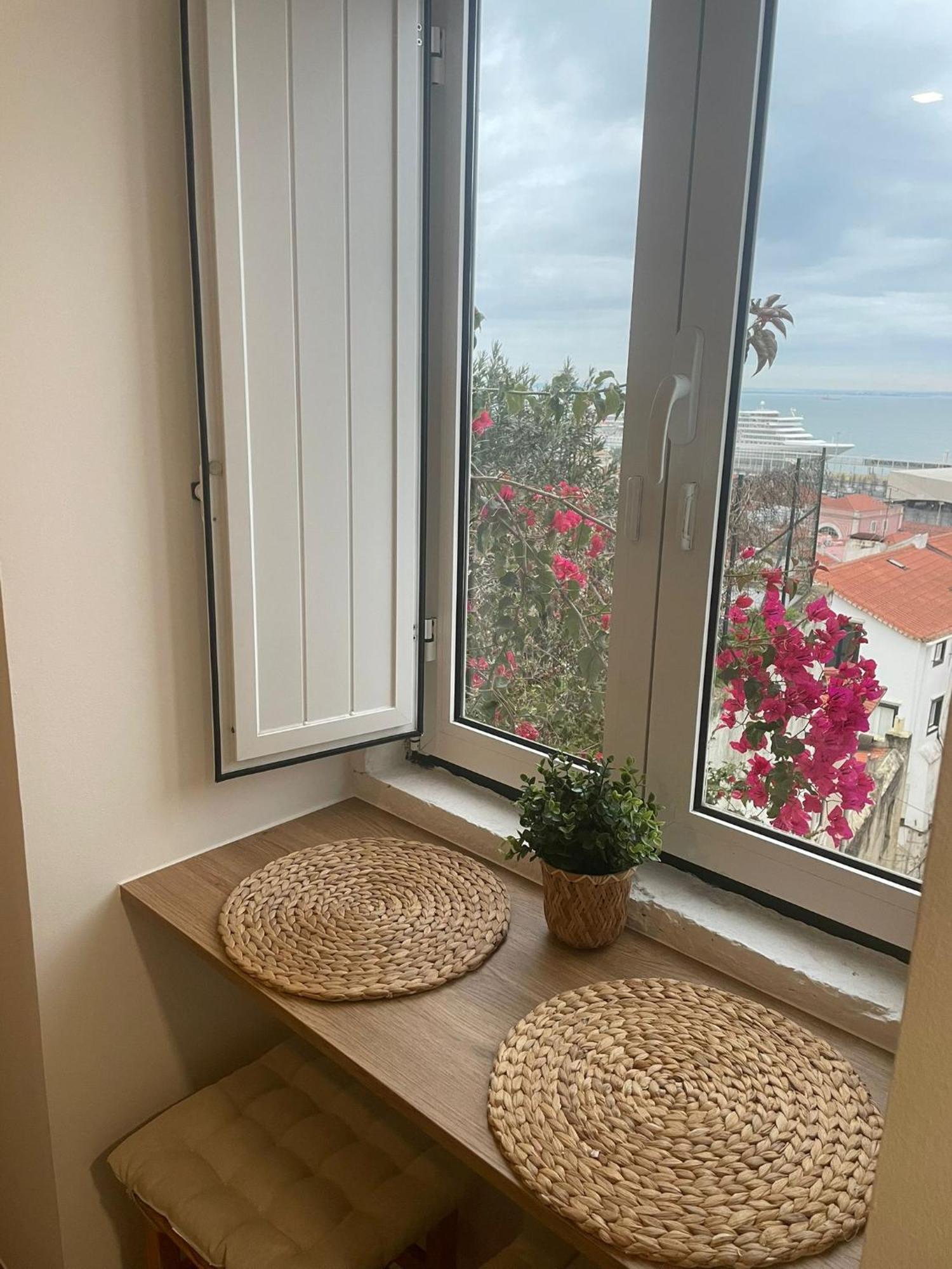 Alfama Authentic Lisbon Apartment Bagian luar foto